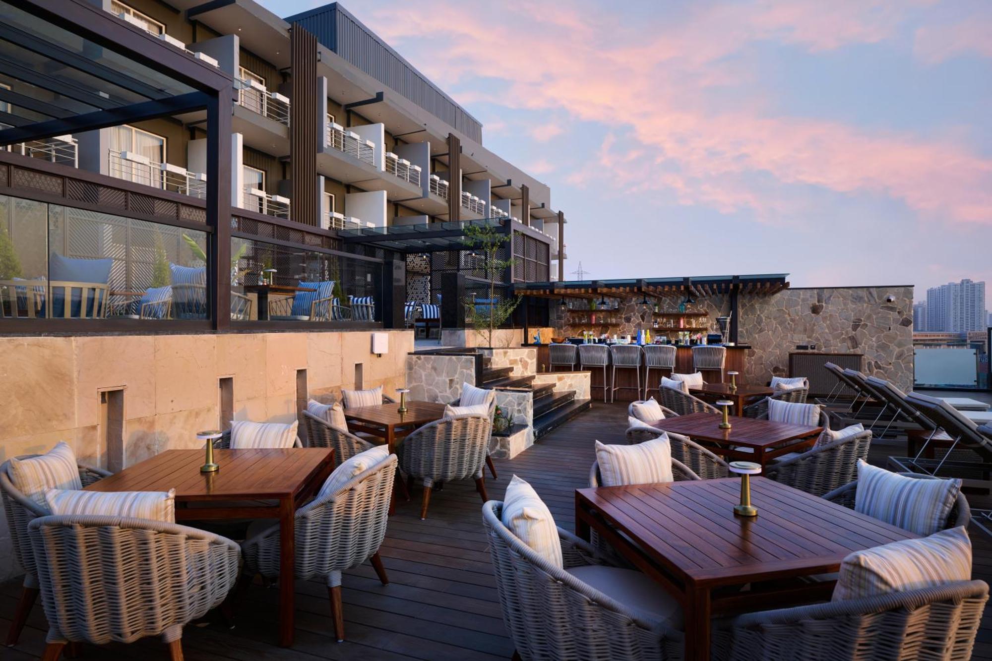 Iris Sarovar Portico Gurgaon Exterior photo
