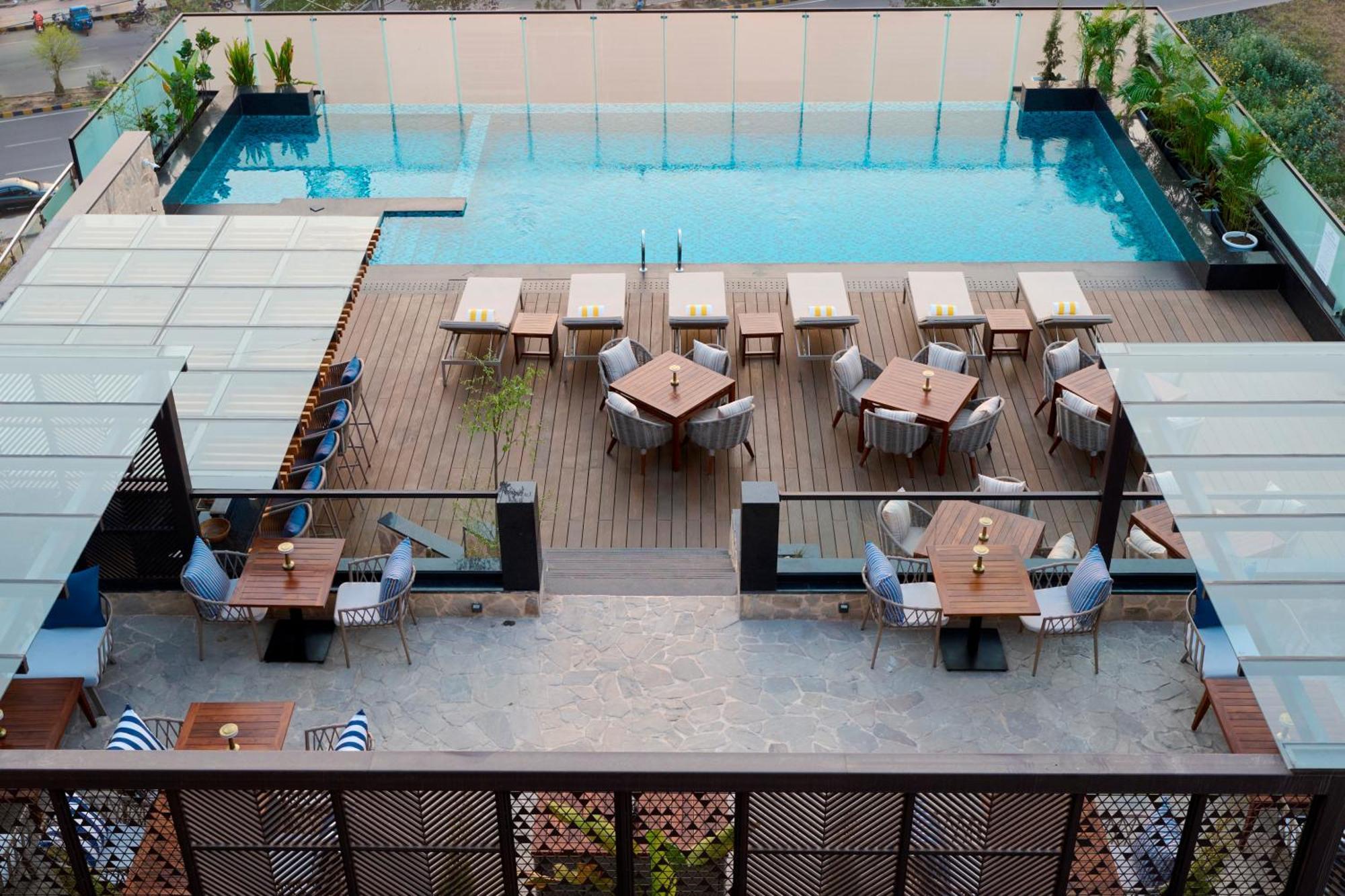 Iris Sarovar Portico Gurgaon Exterior photo